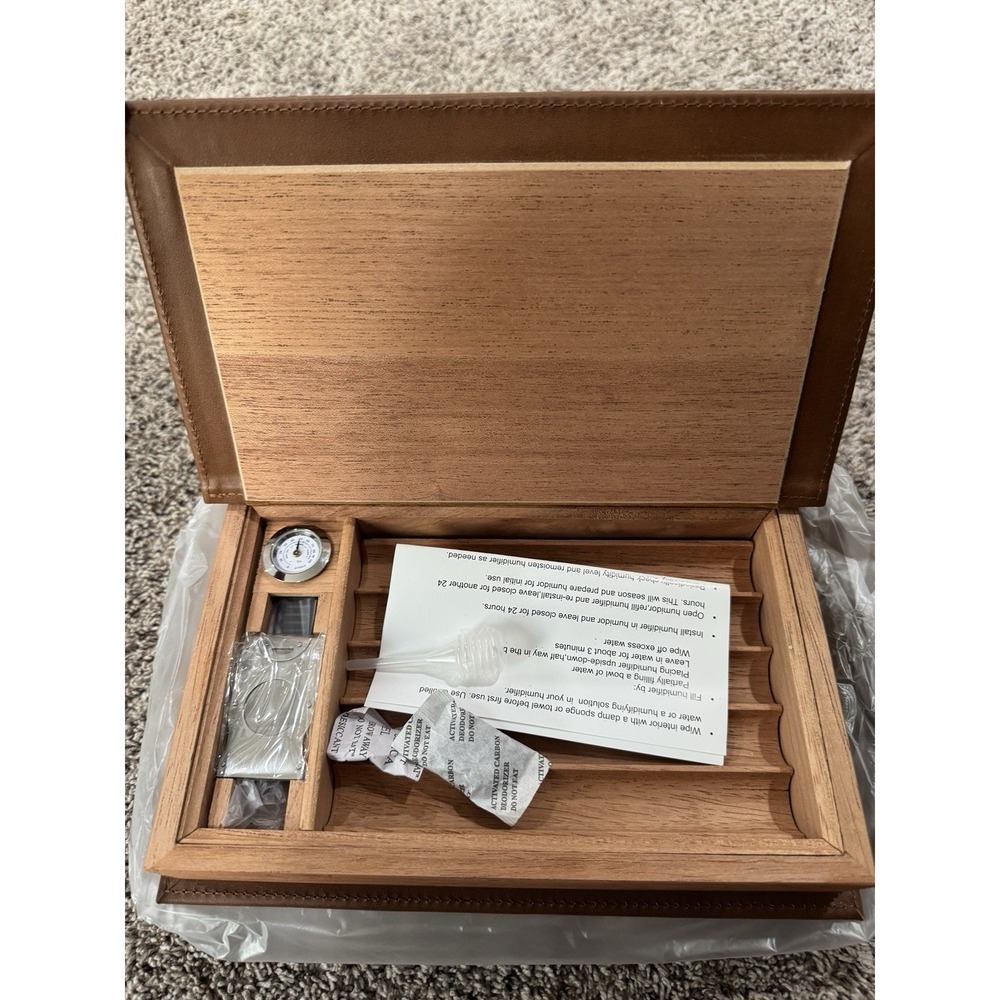 NEW Cedar Lined Humidor Leather Book Style - Fits 5